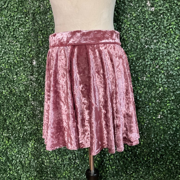 NWT Urban CoCo Women's Vintage Velvet Stretchy Mini Flared Skirt Size L - Picture 3 of 6